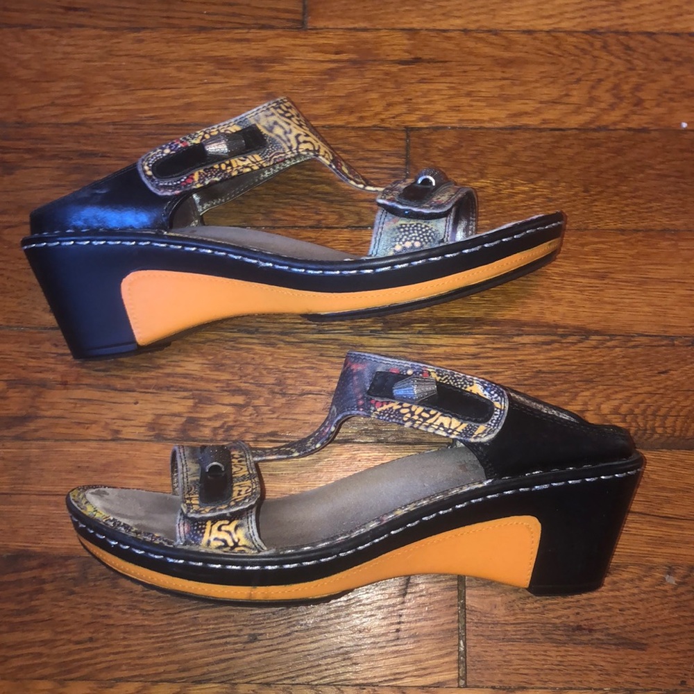 Alegria sandals black orange t-strap leather sz 38